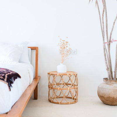 Runder Rattan-Beistelltisch – Kleiner Boho-Couchtisch – Nachttisch Rattan Beige – Handgefertigter Tisch aus natürlichem Rattan (Ø 45 cm) MUARA