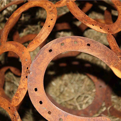 Rostige Hufeisen Kugel | Ø 40 cm | Edelrost Gartendeko