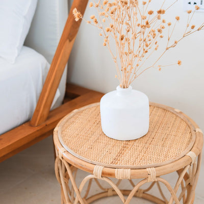 Runder Rattan-Beistelltisch – Kleiner Boho-Couchtisch – Nachttisch Rattan Beige – Handgefertigter Tisch aus natürlichem Rattan (Ø 45 cm) MUARA