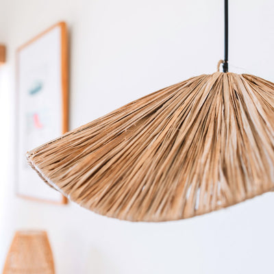 Boho Lampenschirm – Große Raffia-Deckenleuchte – Natürliche Pendelleuchte – Handgefertigte Deckenlampe aus Raffia TAMPAH (Ø 53 cm)
